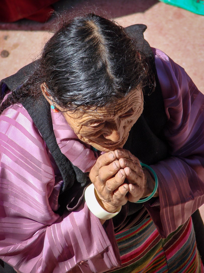 beim Gebet - Palkhor-Tempel, Lhasa, Tibet